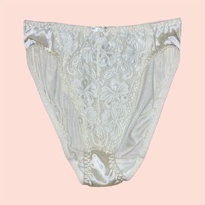 Vintage 1998 White Lace Panty